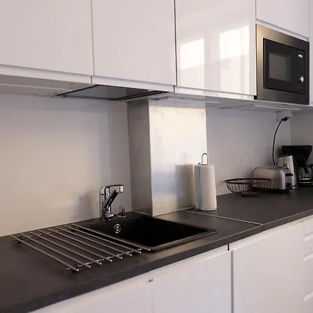 Poista 2ndhomes Cozy 35m2 With A Courtyard View By Taehtitorni Park Apartment