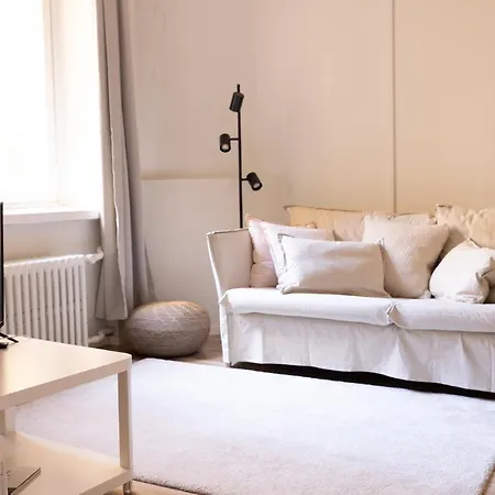 Poista 2ndhomes Cozy 35m2 With A Courtyard View By Taehtitorni Park * Helsinki