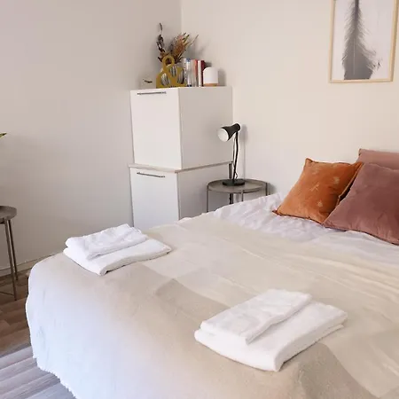 Apartment Poista 2ndhomes Cozy 35m2 With A Courtyard View By Taehtitorni Park